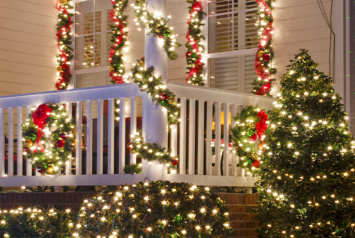 Outdoor Holiday Lighting Ideas Perfect For Your Home