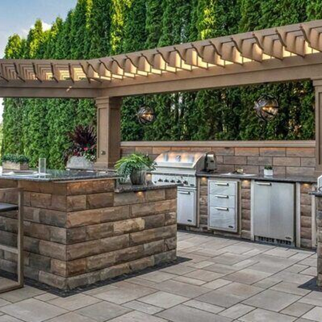 An outdoor kitchens