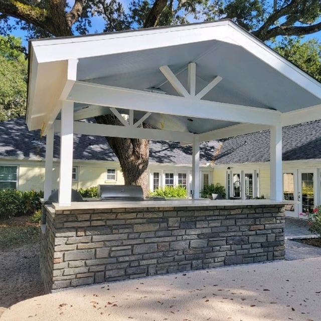 Outdoor kitchen